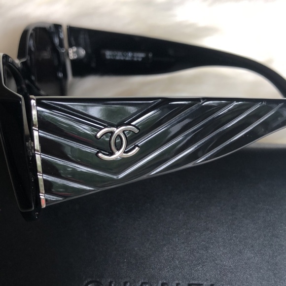 CHANEL Sunglasses - Picture 6 of 15